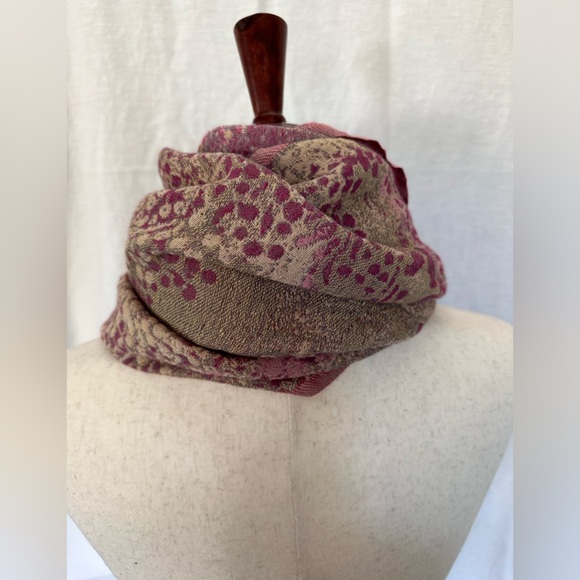 Petrusse Pure Wool Mauve and Pink French Scarf 80x28” - Picture 8 of 11